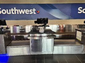 Check-in counter with lower counter for wheelchair users